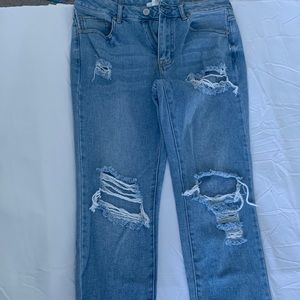 ripped mom/boyfriend jeans